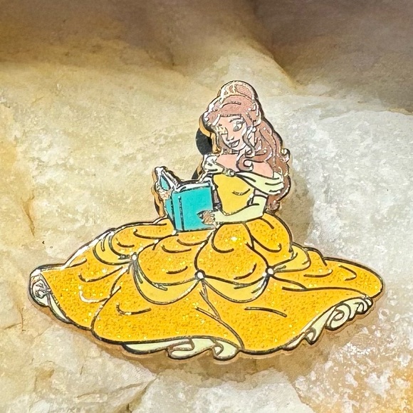 Disney Collectible Princess Belle Pin - Picture 5 of 6